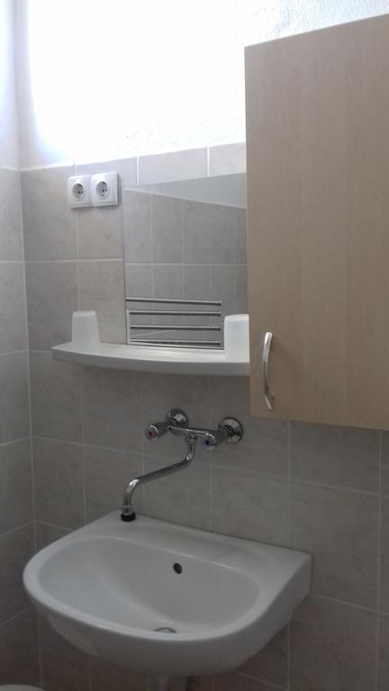 Апартаменты Apartmanhaz Балатонфеньвеш Экстерьер фото