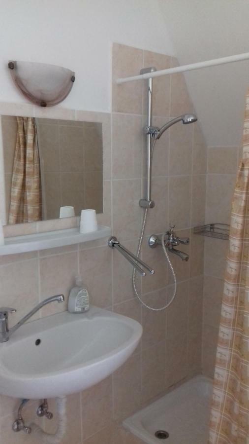 Апартаменты Apartmanhaz Балатонфеньвеш Экстерьер фото